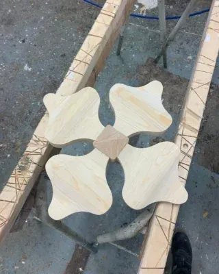 Extremt roligt jobb! Jag har fått äran att tillverka fasadrosor samt takfotskonsoller till ett hus som skall renoveras efter originalritningar! Dessa prototyper skall utvärderas av kund innan vi skall bestämma det slutgiltiga utförandet!